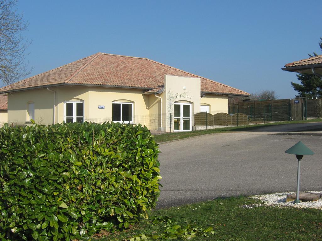 Logis Hotel- Restaurant La Haie Des Vignes Seminaires Et Evenementiel Allain Esterno foto