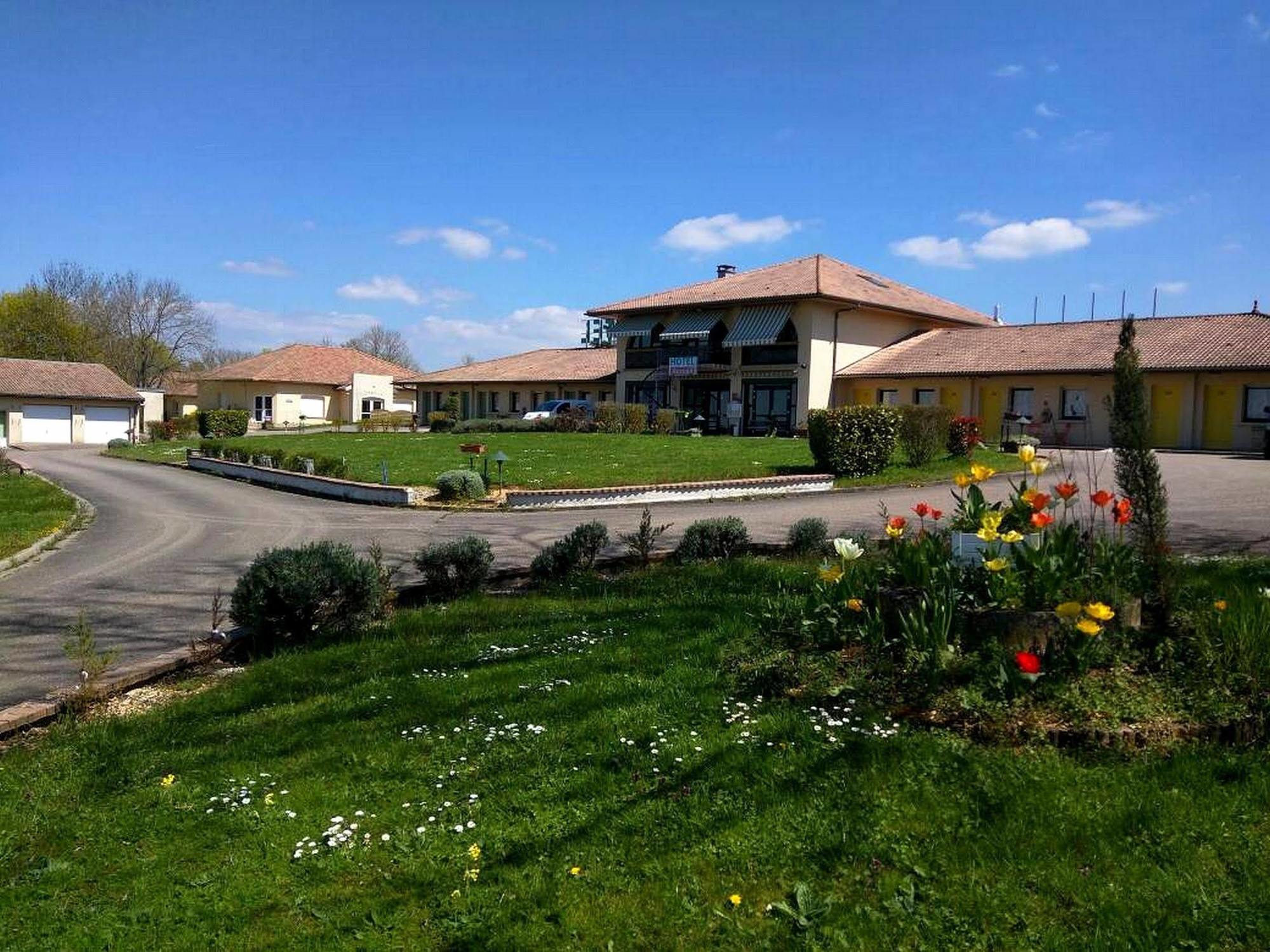 Logis Hotel- Restaurant La Haie Des Vignes Seminaires Et Evenementiel Allain Esterno foto